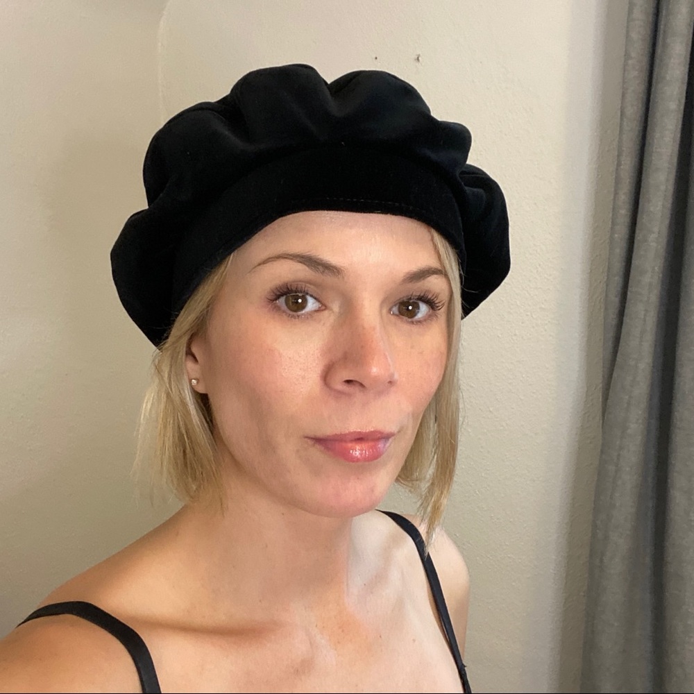 Vintage Jet Black Velvet Liz Claiborne Beret Slouch Hat 90s Y2K Blossom